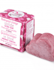 Lamazuna Gezichtsreiniger Gevoelige Huid heeft door de toevoeging van Hibiscus een prima rustgevende werking op een droge huid. Vegan product!